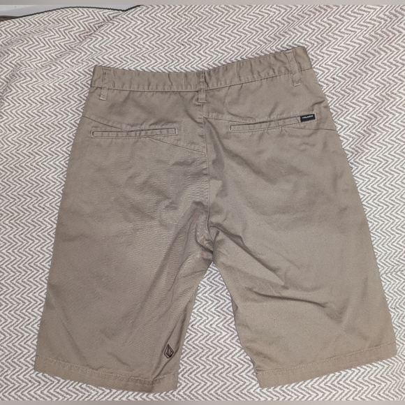 Volcom Men's Khaki Flat Front Shorts - Picture 2 of 6